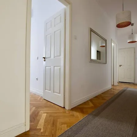 Premium By Hi5-vaci Str. 3 Bedroom 公寓 *