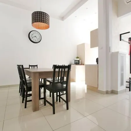 Premium By Hi5-vaci Str. 3 Bedroom Appartement